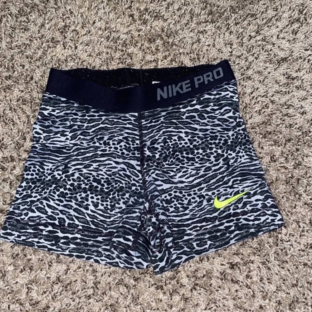 NIKE PRO ATHLETIC SHORTS